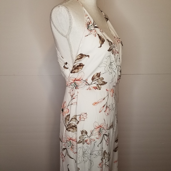 PLUS! Warm Weather Getaway👓👙🌞Floral Jumpsuit w/Adjustable Straps - Picture 6 of 11